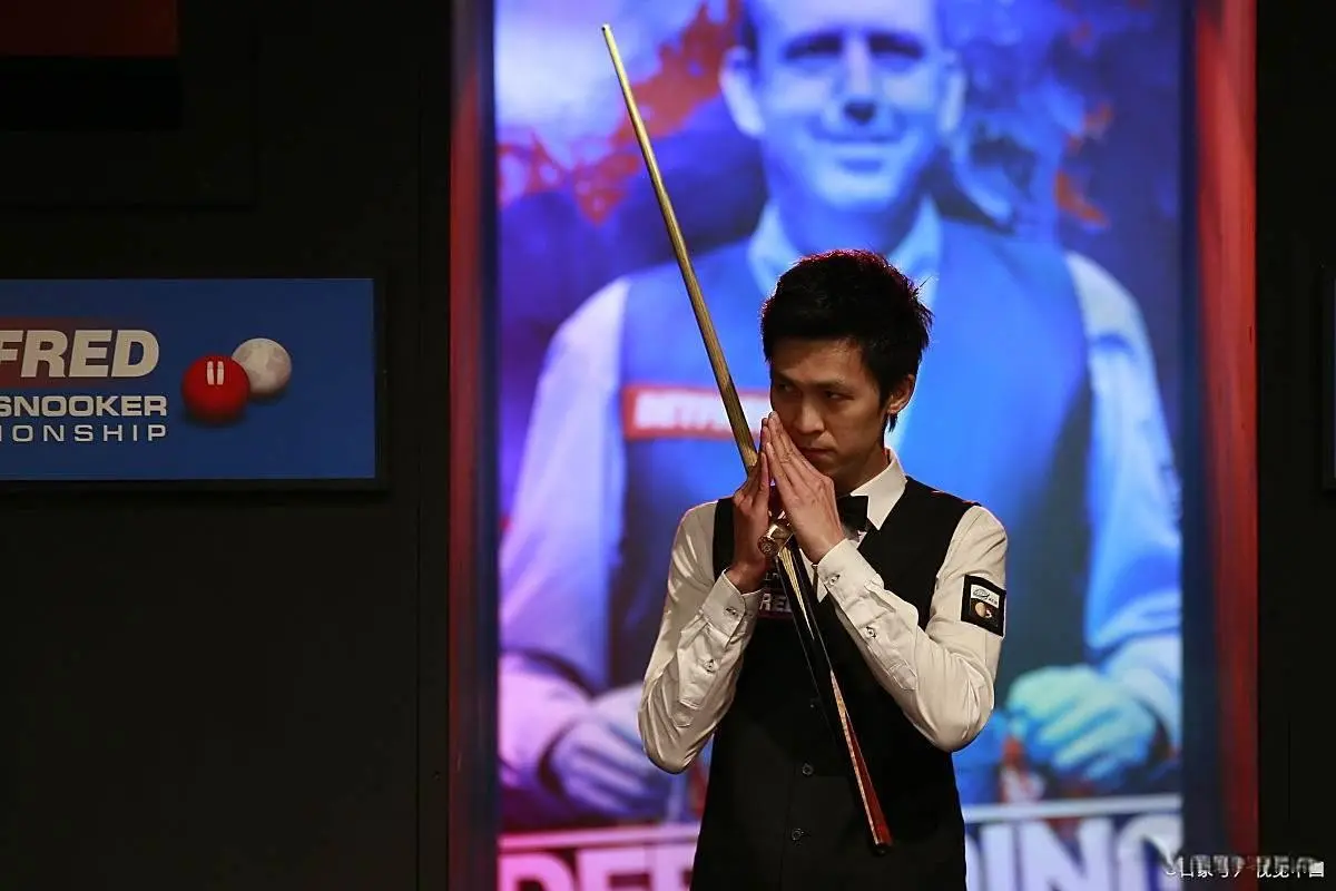 岁的穆迪, 尤其是奖金 岁的穆迪, 尤其是奖金