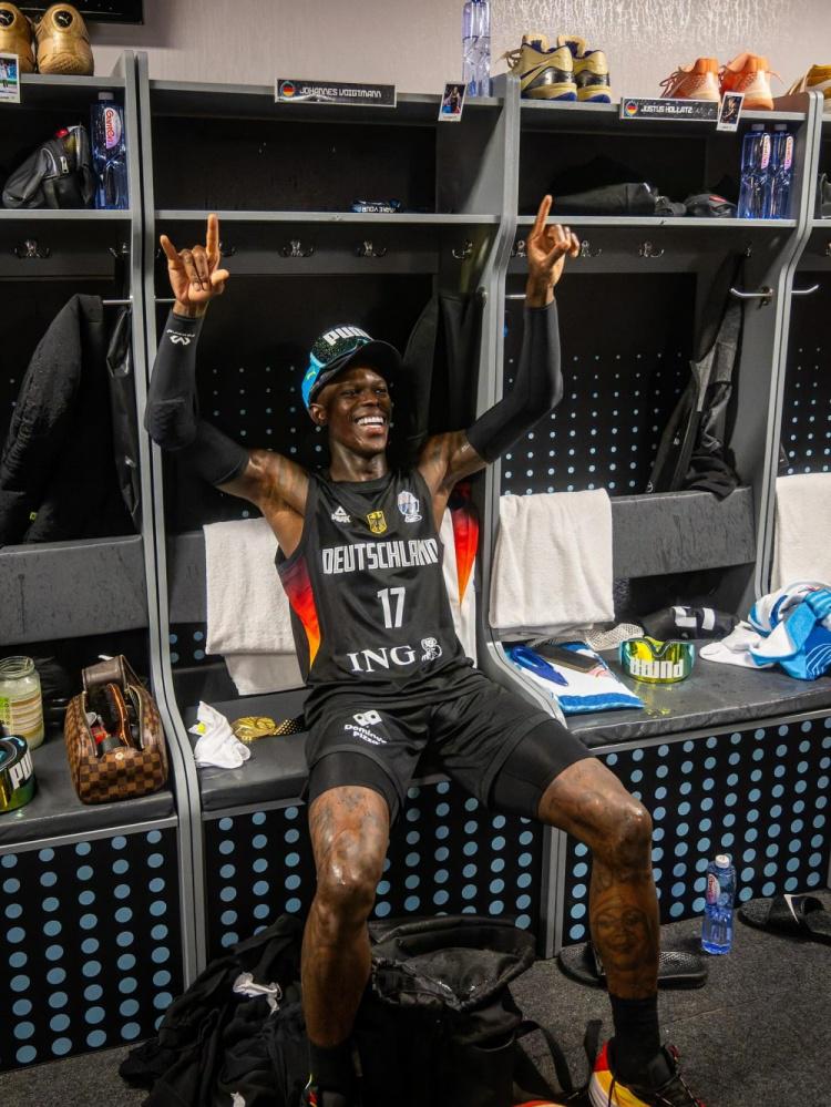 地爱你, 德国拿下冠