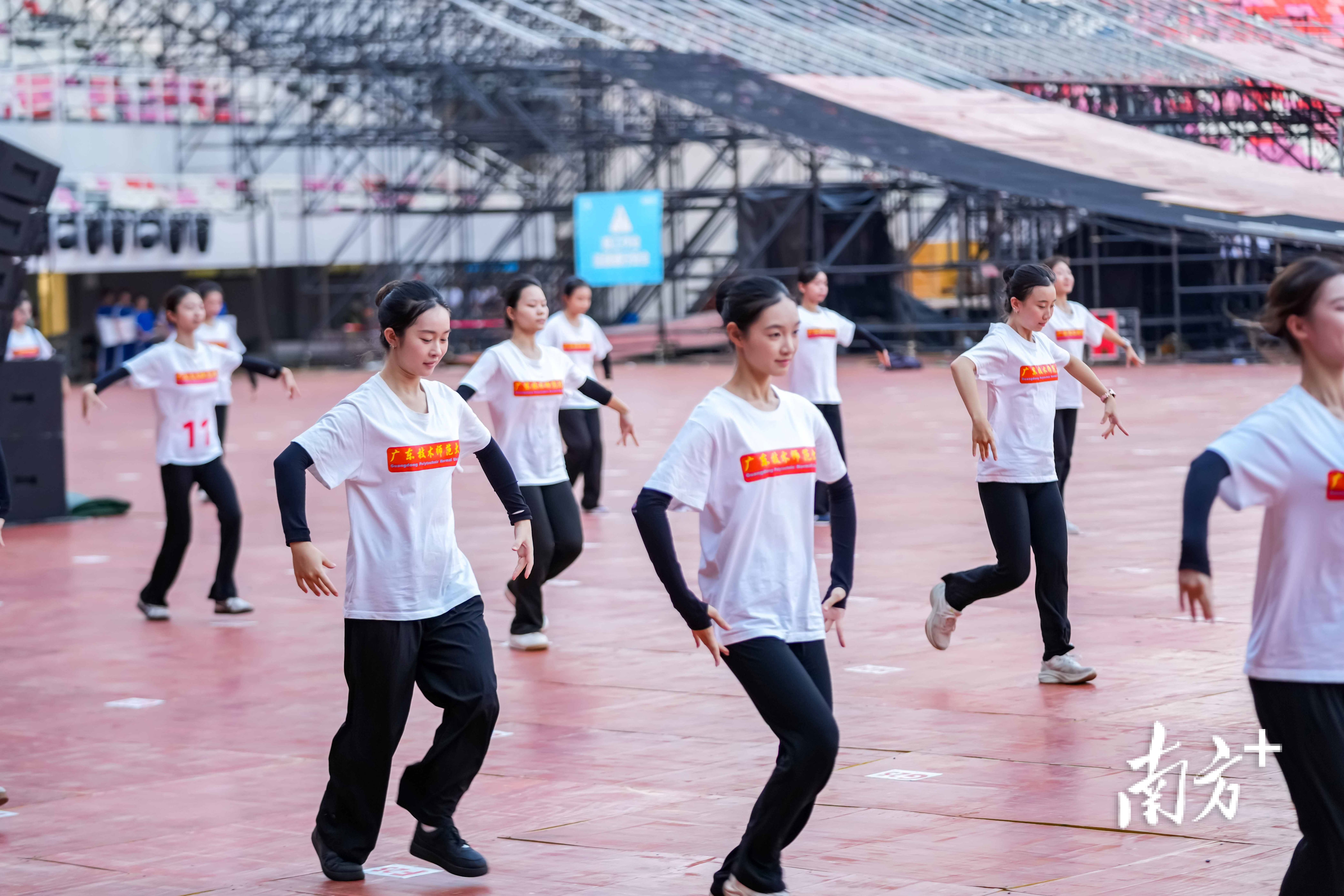 img, 创意已全面, 虑演职人员 img, 创意已全面, 虑演职人员